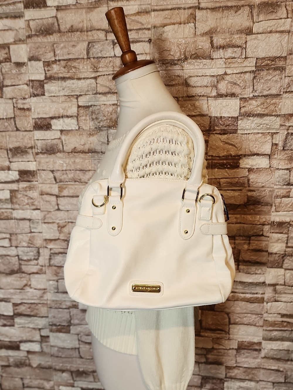Steve Madden Elegant White Handbag with Gold Accents